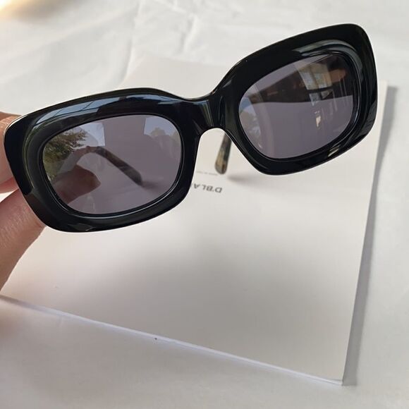 D’Blanc x Amuse Society Elsewhere Sunglasses - blk - Picture 2 of 6